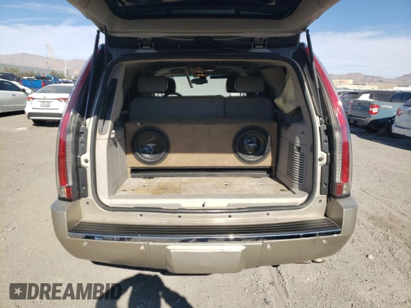 2009 Chevrolet Tahoe LTZ z VIN 1GNFC33039R211675, wystawiony jako Copart lot #81432314 z przebiegiem 189 499 mil mil oraz Szkoda całkowita • Salvage title. Historia ofert i sprzedaży dostępna na DreamBid. Obrazek 6.