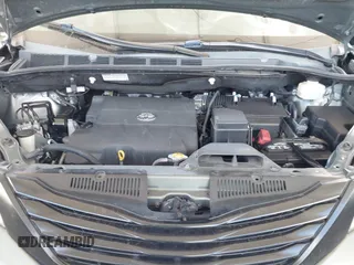 2014 Toyota Sienna L with VIN 5TDZK3DC6ES441417, listed as a IAAI auction lot 41950033 with 170,804 mi miles. Bid and sale history available at carsss.com. Image 10.