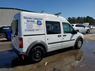2010 Ford Transit Connect XL z VIN NM0LS6AN6AT031464, wystawiony jako Copart lot #48158065 z przebiegiem 140 002 mil mil oraz Szkody całkowita. Historia ofert i sprzedaży dostępna na DreamBid. Obrazek 3.