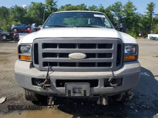 2005 Ford F-350 XL with VIN 1FTWF31P95EB83561, listed as a Copart auction lot 61926994 with 195,588 mi miles and Clean title. Bid and sale history available at DreamBid. Image 5.