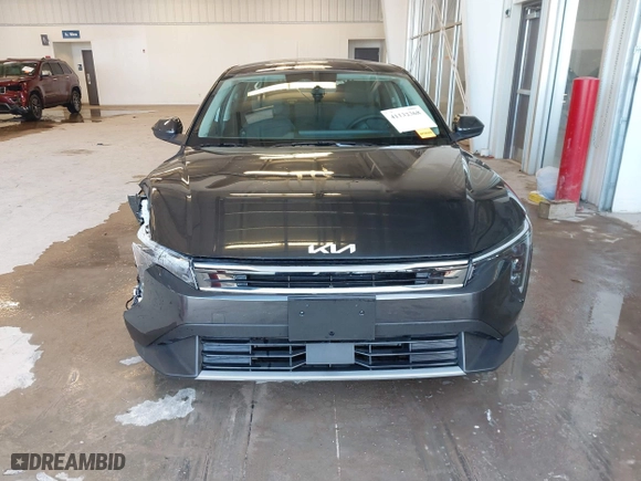 2025 Kia K4 EX with VIN 3KPFU4DE3SE014142, listed as a IAAI auction lot 41132368 with 835 mi miles. Bid and sale history available at carsss.com. Image 12.