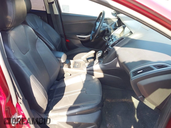 2014 Ford Focus Titanium with VIN 1FADP3J2XEL247827, listed as a IAAI auction lot 41959720 with 105,373 mi miles. Bid and sale history available at carsss.com. Image 5.