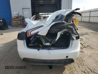 2024 Tesla Model 3 with VIN 5YJ3E1EA9RF858023, listed as a Copart auction lot 45086145 with 0 mi miles and Non Repairable. Bid and sale history available at carsss.com. Image 6.