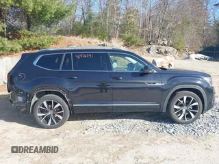 2024 Volkswagen Atlas SEL Premium R-Line z VIN 1V2FR2CAXRC571571, wystawiony jako IAAI lot #41876241 z przebiegiem 14 652 mil mil oraz . Historia ofert i sprzedaży dostępna na DreamBid. Obrazek 14.