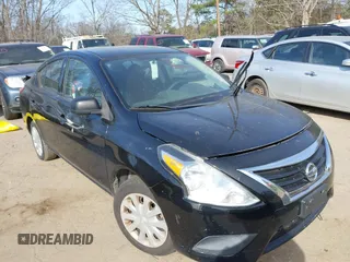 2015 Nissan Versa SV with VIN 3N1CN7AP8FL875926, listed as a IAAI auction lot 41756395 with 180,699 mi miles. Bid and sale history available at carsss.com. Image 1.