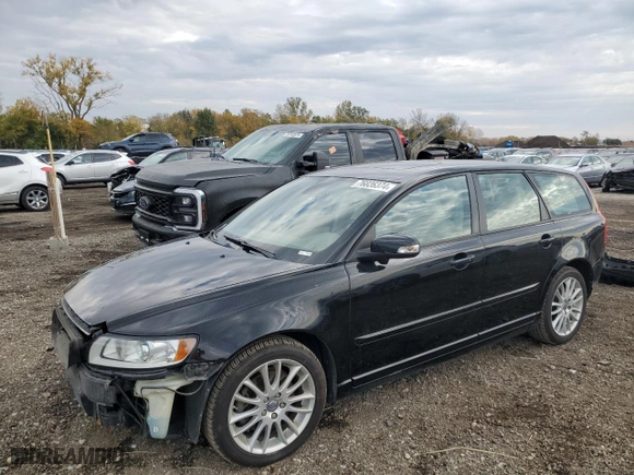 2011 Volvo V50 with VIN YV1672MW5B2617766, listed as a Copart auction lot 76826374 with 131,204 mi miles and Salvage Title. Bid and sale history available at carsss.com. Image 1.