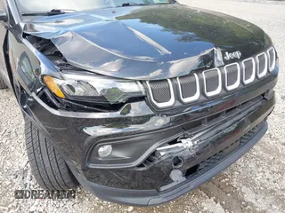 2022 Jeep Compass Latitude Lux with VIN 3C4NJDFBXNT141932, listed as a IAAI auction lot 42527878 with 29,855 mi miles and . Bid and sale history available at DreamBid. Image 20.