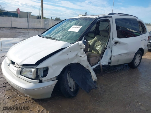 2000 Toyota Sienna LE with VIN 4T3ZF13C8YU206353, listed as a IAAI auction lot 41643889 with 178,879 mi miles. Bid and sale history available at carsss.com. Image 18.
