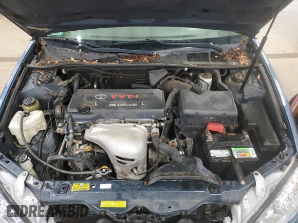2004 Toyota Camry LE z VIN 4T1BE32K94U820825, wystawiony jako Copart lot #60972565 z przebiegiem 198 899 mil mil oraz Czysty tytuł • Clean title. Historia ofert i sprzedaży dostępna na DreamBid. Obrazek 11.