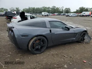 2011 Chevrolet Corvette 1LT z VIN 1G1YE2DW8B5105978, wystawiony jako Copart lot #75264194 z przebiegiem 144 427 mil mil oraz Szkoda całkowita • Salvage title. Historia ofert i sprzedaży dostępna na DreamBid. Obrazek 3.