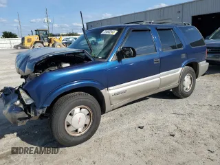 2001 GMC Jimmy SL with VIN 1GKCS13WX12112182, listed as a Copart auction lot 73460264 with 0 mi miles and Non Repairable. Bid and sale history available at carsss.com. Image 1.