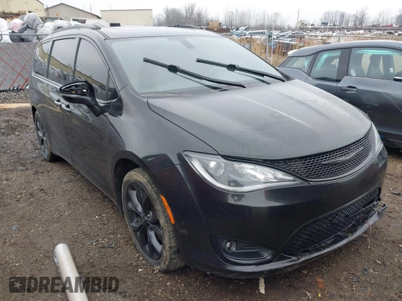 2018 Chrysler Pacifica Limited z VIN 2C4RC1GG6JR351865, wystawiony jako IAAI lot #42011065 z przebiegiem 120 407 mil mil oraz . Historia ofert i sprzedaży dostępna na DreamBid. Obrazek 1.