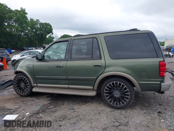 2001 Ford Expedition Eddie Bauer with VIN 1FMRU17LX1LB27819, listed as a IAAI auction lot 42378797 with 283,609 mi miles and . Bid and sale history available at DreamBid. Image 14.