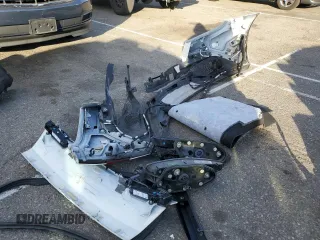 2017 Aston Martin DB11 z VIN SCFRMFAV8HGL03041, wystawiony jako Copart lot #41682005 z przebiegiem Nie podano mil oraz Szkoda całkowita • Salvage title. Historia ofert i sprzedaży dostępna na DreamBid. Obrazek 12.