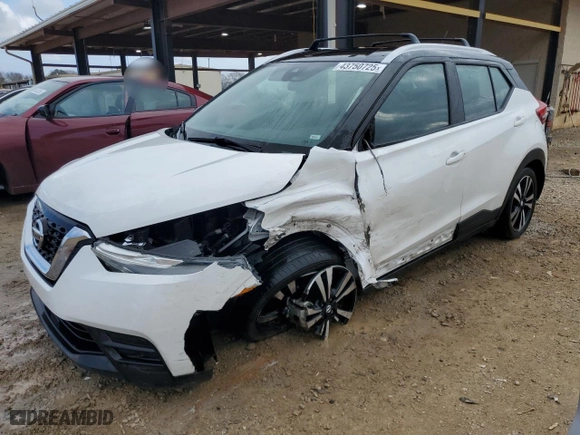 2020 Nissan Kicks SV with VIN 3N1CP5CVXLL528426, listed as a Copart auction lot 43750725 with 72,374 mi miles and Salvage Title. Bid and sale history available at carsss.com. Image 1.
