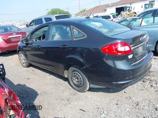 2013 Ford Fiesta S z VIN 3FADP4AJ5DM143885, wystawiony jako IAAI lot #42743132 z przebiegiem Nie podano mil oraz . Historia ofert i sprzedaży dostępna na DreamBid. Obrazek 3.