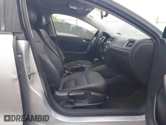 2011 Volkswagen Jetta SE with VIN 3VWDZ7AJXBM034726, listed as a IAAI auction lot 42430198 with 151,165 mi miles and . Bid and sale history available at DreamBid. Image 5.