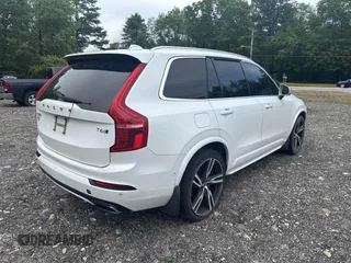 2016 Volvo XC90 T6 R-Design z VIN YV4A22PM9G1051453, wystawiony jako IAAI lot #42409837 z przebiegiem 147 400 mil mil oraz . Historia ofert i sprzedaży dostępna na DreamBid. Obrazek 4.