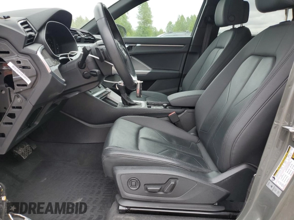 2022 Audi Q3 S line Premium z VIN WA1DECF35N1023890, wystawiony jako Copart lot #56764655 z przebiegiem 36 220 mil mil oraz Szkoda całkowita • Salvage title. Historia ofert i sprzedaży dostępna na DreamBid. Obrazek 7.