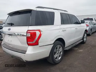 2019 Ford Expedition XLT with VIN 1FMJU1HT9KEA37773, listed as a IAAI auction lot 41537479 with 91,544 mi miles. Bid and sale history available at carsss.com. Image 4.