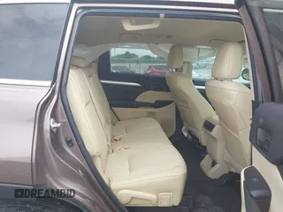 2018 Toyota Highlander LE с VIN 5TDBZRFH6JS812871, выставлен на аукционе IAAI как лот 42373213 с пробегом 33 024 миль миль и . История ставок и продаж доступна на DreamBid. Изображение 8.