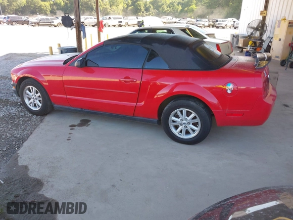 2007 Ford Mustang Deluxe with VIN 1ZVFT84N475265746, listed as a IAAI auction lot 42644799 with 158,830 mi miles and . Bid and sale history available at DreamBid. Image 3.