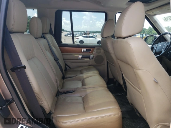 2016 Land Rover LR4 HSE Lux z VIN SALAK2V69GA784943, wystawiony jako Copart lot #61089295 z przebiegiem 125 885 mil mil oraz Szkoda całkowita • Salvage title. Historia ofert i sprzedaży dostępna na DreamBid. Obrazek 11.