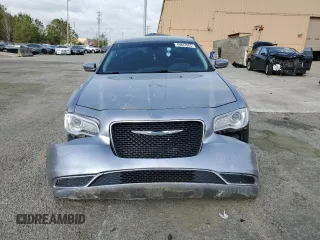 2015 Chrysler 300 Limited z VIN 2C3CCAAG6FH769231, wystawiony jako Copart lot #49847885 z przebiegiem 143 493 mil mil oraz Szkoda całkowita • Salvage title. Historia ofert i sprzedaży dostępna na DreamBid. Obrazek 5.