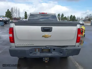 2007 Chevrolet Silverado 1500 Classic Work Truck with VIN 1GCEC14X97Z612357, listed as a IAAI auction lot 41814559 with 176,664 mi miles. Bid and sale history available at carsss.com. Image 16.