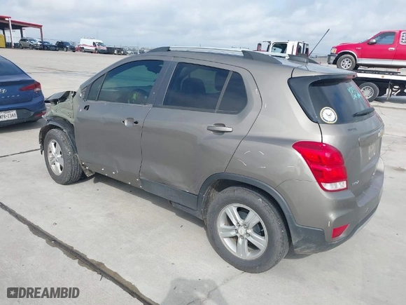 2021 Chevrolet Trax LT with VIN KL7CJLSB4MB355898, listed as a IAAI auction lot 41515176 with 72,227 mi miles. Bid and sale history available at carsss.com. Image 3.