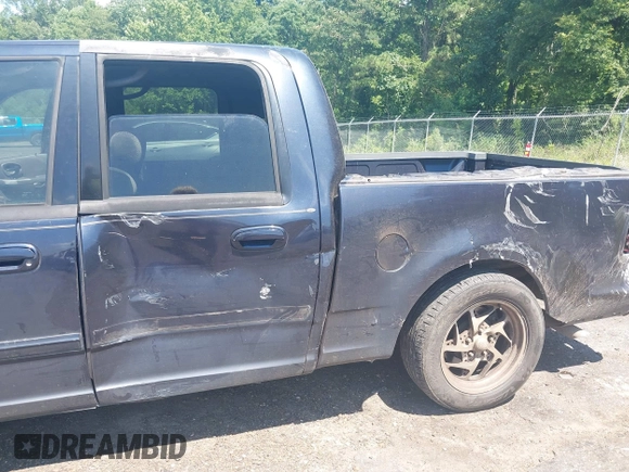 2001 Ford F-150 XLT с VIN 1FTRW07L41KA09067, выставлен на аукционе IAAI как лот 42459211 с пробегом 269 113 миль миль и . История ставок и продаж доступна на DreamBid. Изображение 6.