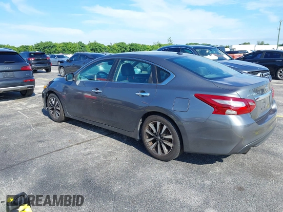 2018 Nissan Altima SR with VIN 1N4AL3APXJC170428, listed as a IAAI auction lot 40355309 with Not Provided miles and . Bid and sale history available at carsss.com. Image 3.