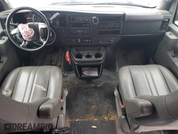 2017 Chevrolet Express Cargo z VIN 1GCWGAFG0H1321543, wystawiony jako Copart lot #56884035 z przebiegiem 125 311 mil mil oraz Szkoda całkowita • Salvage title. Historia ofert i sprzedaży dostępna na DreamBid. Obrazek 8.