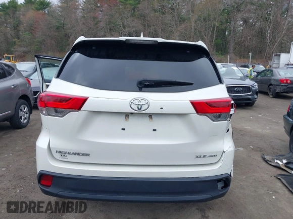 2019 Toyota Highlander SE with VIN 5TDJZRFH3KS629568, listed as a IAAI auction lot 42037373 with 93,358 mi miles and . Bid and sale history available at DreamBid. Image 16.