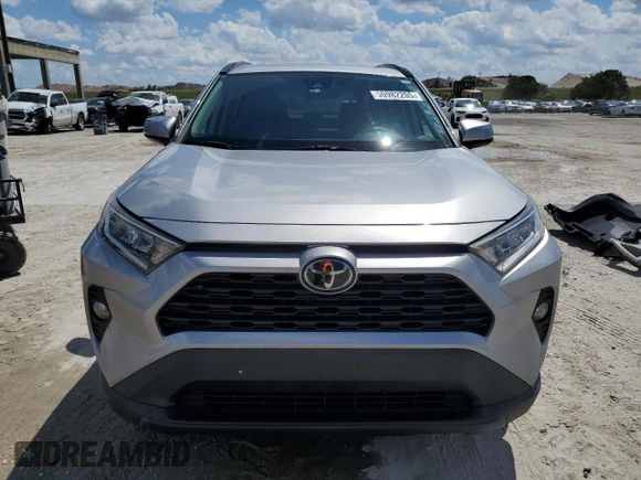 2021 Toyota RAV4 XLE with VIN 2T3W1RFV6MC162281, listed as a Copart auction lot 50982205 with 29,596 mi miles and Salvage Title. Bid and sale history available at carsss.com. Image 5.