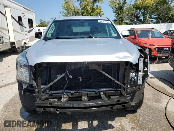 2015 GMC Yukon XL SLE with VIN 1GKS2GKC4FR678777, listed as a Copart auction lot 68642194 with 151,909 mi miles and Salvage Title. Bid and sale history available at carsss.com. Image 5.