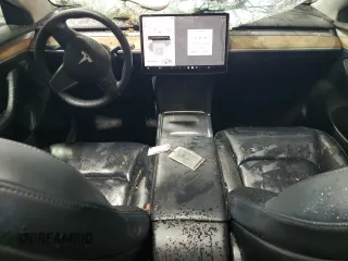 2022 Tesla Model 3 z VIN 5YJ3E1EA6NF369993, wystawiony jako Copart lot #58030945 z przebiegiem 128 079 mil mil oraz Szkoda całkowita • Salvage title. Historia ofert i sprzedaży dostępna na DreamBid. Obrazek 8.
