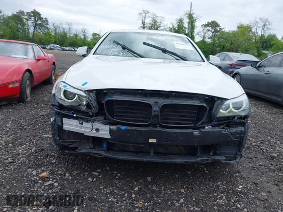 2011 BMW 5 Series 535i xDrive z VIN WBAFU7C57BDU56228, wystawiony jako IAAI lot #42258270 z przebiegiem 103 823 mil mil oraz . Historia ofert i sprzedaży dostępna na DreamBid. Obrazek 6.