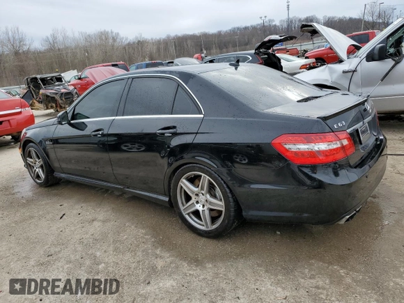 2010 Mercedes-Benz E 63 AMG z VIN WDDHF7HB8AA113602, wystawiony jako Copart lot #43761285 z przebiegiem 115 128 mil mil oraz Nie do naprawy • Non repairable. Historia ofert i sprzedaży dostępna na DreamBid. Obrazek 2.