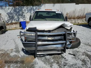 2002 Chevrolet Silverado 3500 LT with VIN 1GCJK33122F132424, listed as a Copart auction lot 47642225 with 157,995 mi miles and Salvage Title. Bid and sale history available at carsss.com. Image 5.