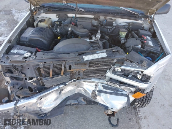 1996 Chevrolet Tahoe z VIN 1GNEK13R3TJ318572, wystawiony jako IAAI lot #41419555 z przebiegiem 199 201 mil mil oraz . Historia ofert i sprzedaży dostępna na DreamBid. Obrazek 10.