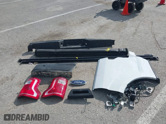 2016 Ford F-150 XL with VIN 1FTMF1CP6GKD46583, listed as a IAAI auction lot 42226353 with 89,890 mi miles and . Bid and sale history available at DreamBid. Image 12.