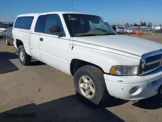 2000 Dodge Ram 1500 with VIN 1B7HC13Z3YJ191235, listed as a IAAI auction lot 41414124 with 180,098 mi miles. Bid and sale history available at carsss.com. Image 1.