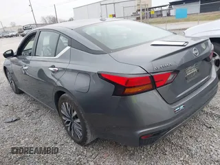 2024 Nissan Altima SV with VIN 1N4BL4DV1RN332189, listed as a IAAI auction lot 41779762 with 38,934 mi miles and . Bid and sale history available at DreamBid. Image 3.
