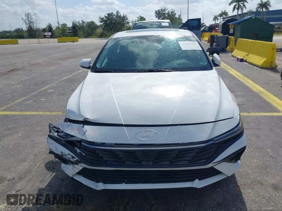 2025 Hyundai Elantra SEL Convenience with VIN KMHLS4DG8SU926062, listed as a IAAI auction lot 42098106 with 7,127 mi miles and . Bid and sale history available at DreamBid. Image 12.