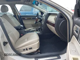 2007 Lincoln MKZ z VIN 3LNHM26T47R672718, wystawiony jako IAAI lot #42291759 z przebiegiem 175 193 mil mil oraz . Historia ofert i sprzedaży dostępna na DreamBid. Obrazek 5.