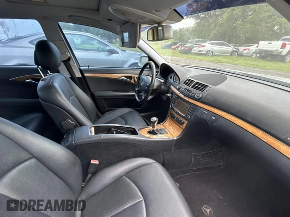 2007 Mercedes-Benz E 350 z VIN WDBUF56XX7B076632, wystawiony jako Copart lot #59032795 z przebiegiem 130 410 mil mil oraz Szkoda całkowita • Salvage title. Historia ofert i sprzedaży dostępna na DreamBid. Obrazek 5.