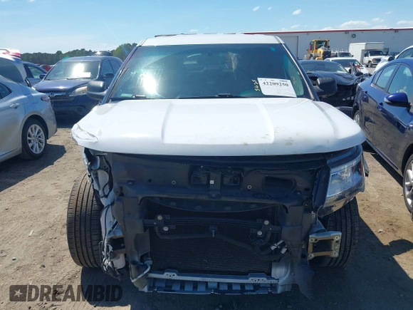 2016 Ford Police Interceptor Utility z VIN 1FM5K8AR3GGB43369, wystawiony jako IAAI lot #42209250 z przebiegiem 118 090 mil mil oraz . Historia ofert i sprzedaży dostępna na DreamBid. Obrazek 12.