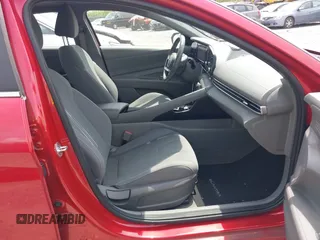 2022 Hyundai Elantra SEL z VIN 5NPLN4AG4NH055529, wystawiony jako IAAI lot #42201635 z przebiegiem 40 151 mil mil oraz . Historia ofert i sprzedaży dostępna na DreamBid. Obrazek 5.