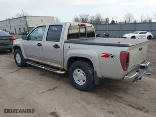 2006 Chevrolet Colorado LT w/2LT with VIN 1GCDT136X68189328, listed as a IAAI auction lot 41643886 with 307,273 mi miles. Bid and sale history available at carsss.com. Image 3.
